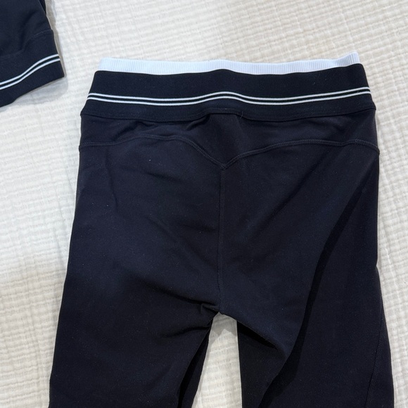 ALO Yoga Black and White Activewear Set - Picture 8 of 9